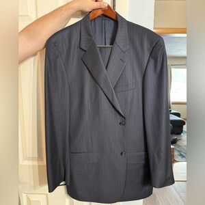 Classic navy Pinstripe Men's suit, turnbury 46R, 38/30 pants